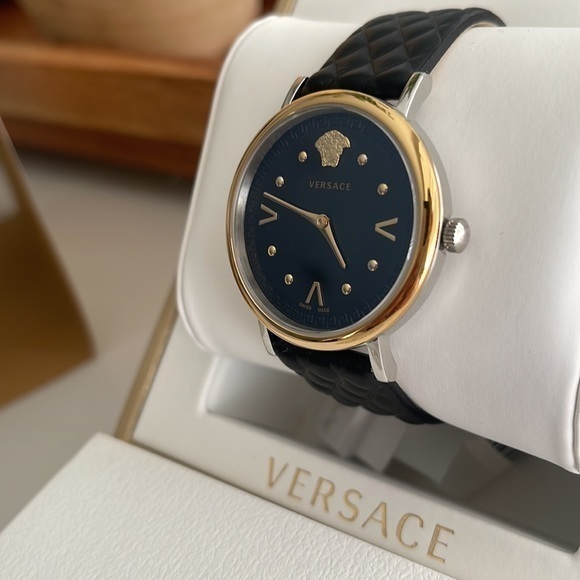 Versace Accessories - Versace
2-Hand Quartz Leather Strap
Watch, 36mm